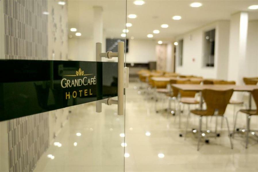Grand Cafe Hotel Manhuacu Exterior photo